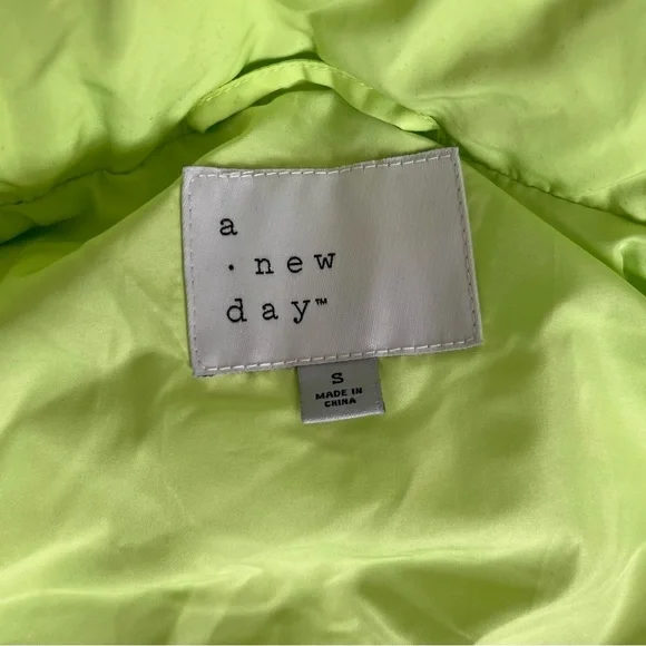 A New Day Women’s Puffer Vest Sleevless Jacket - Size S - Picture 8 of 9